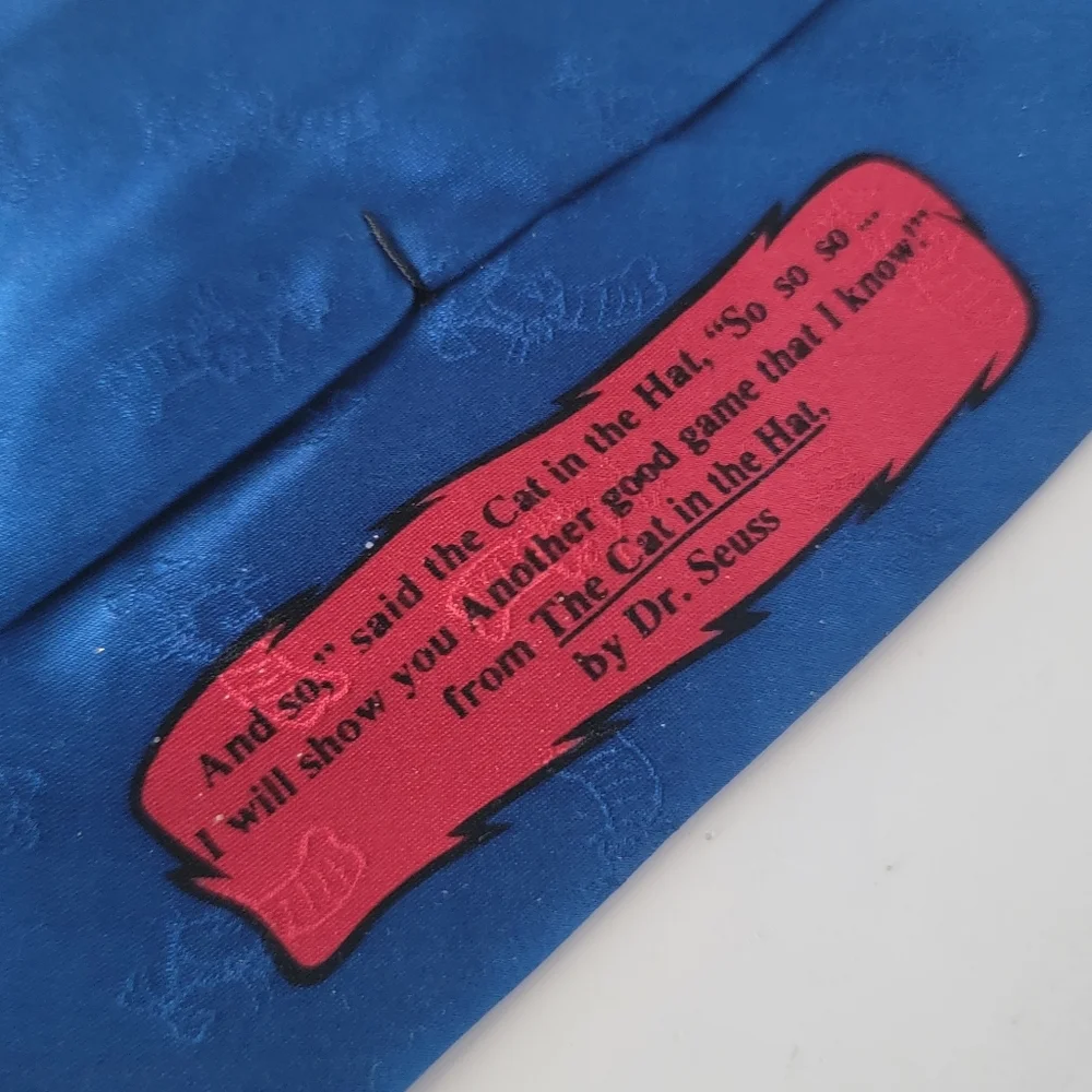 VTG Dr. Seuss Wide Necktie Tie Cat In The Hat Mistletoe Christmas 100% Silk